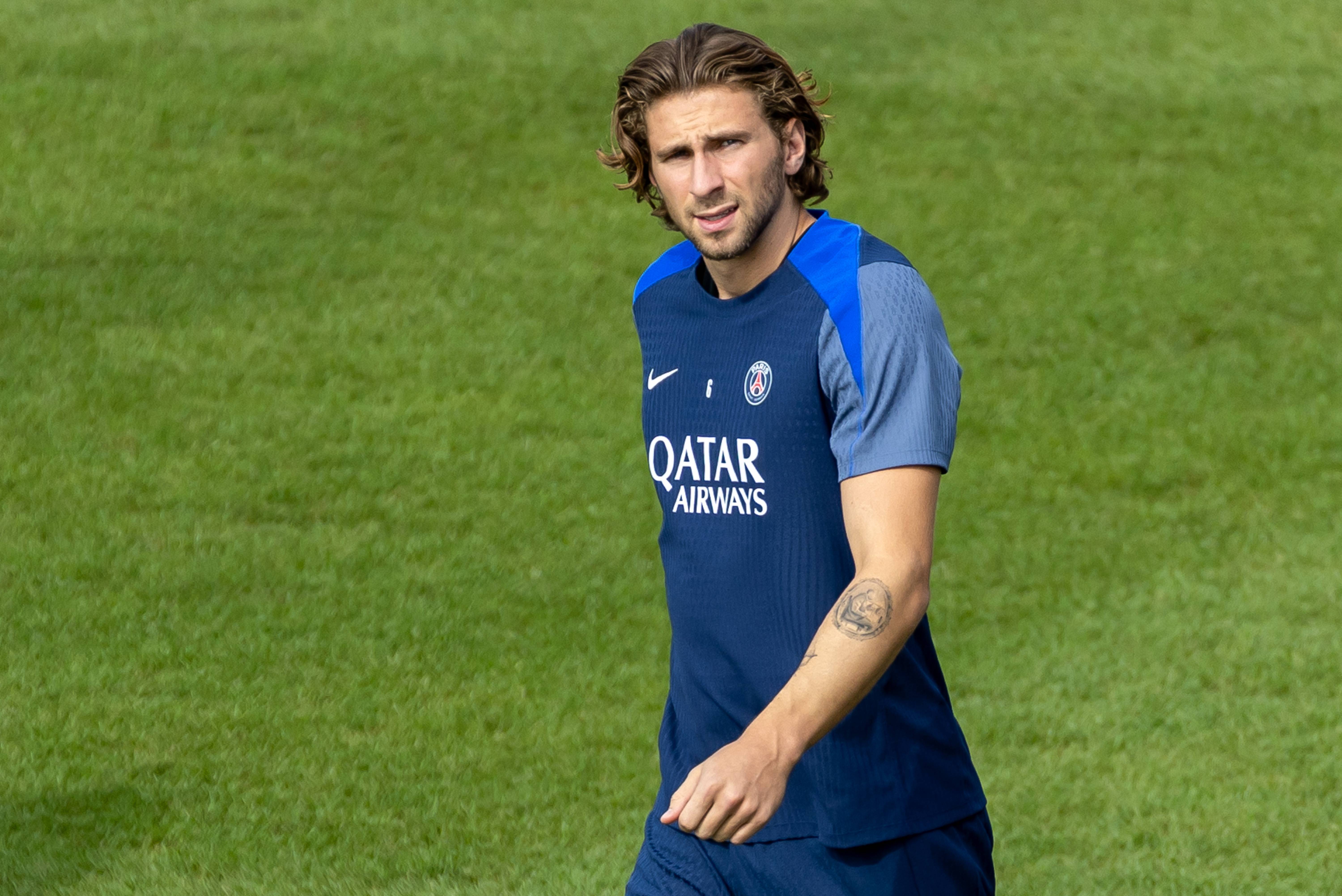 巴黎圣日耳曼迎法甲关键赛，窗口期扳平良机，态度坚定，赛季目标并未改变的简单介绍